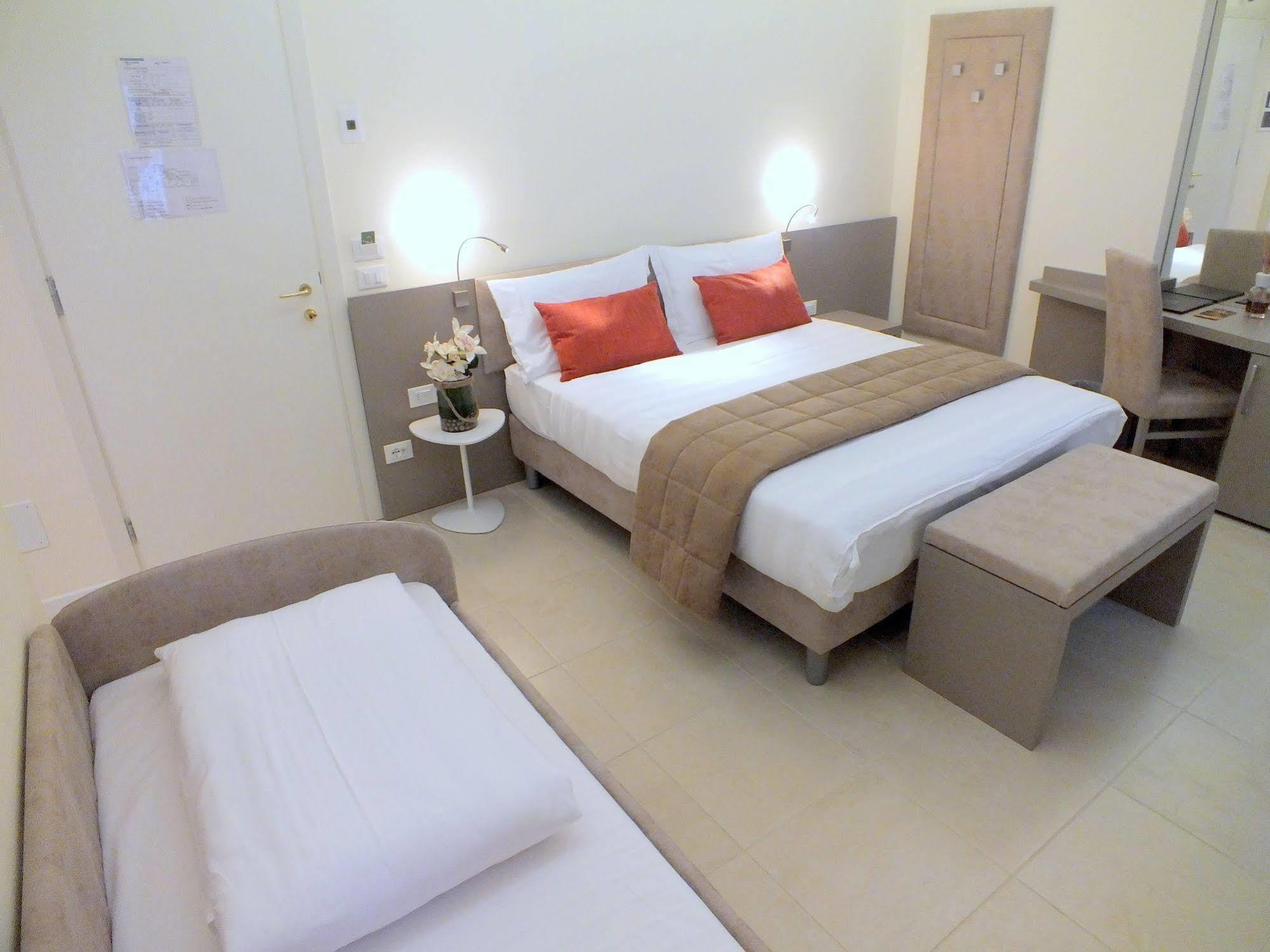 Leone 3* Venecia