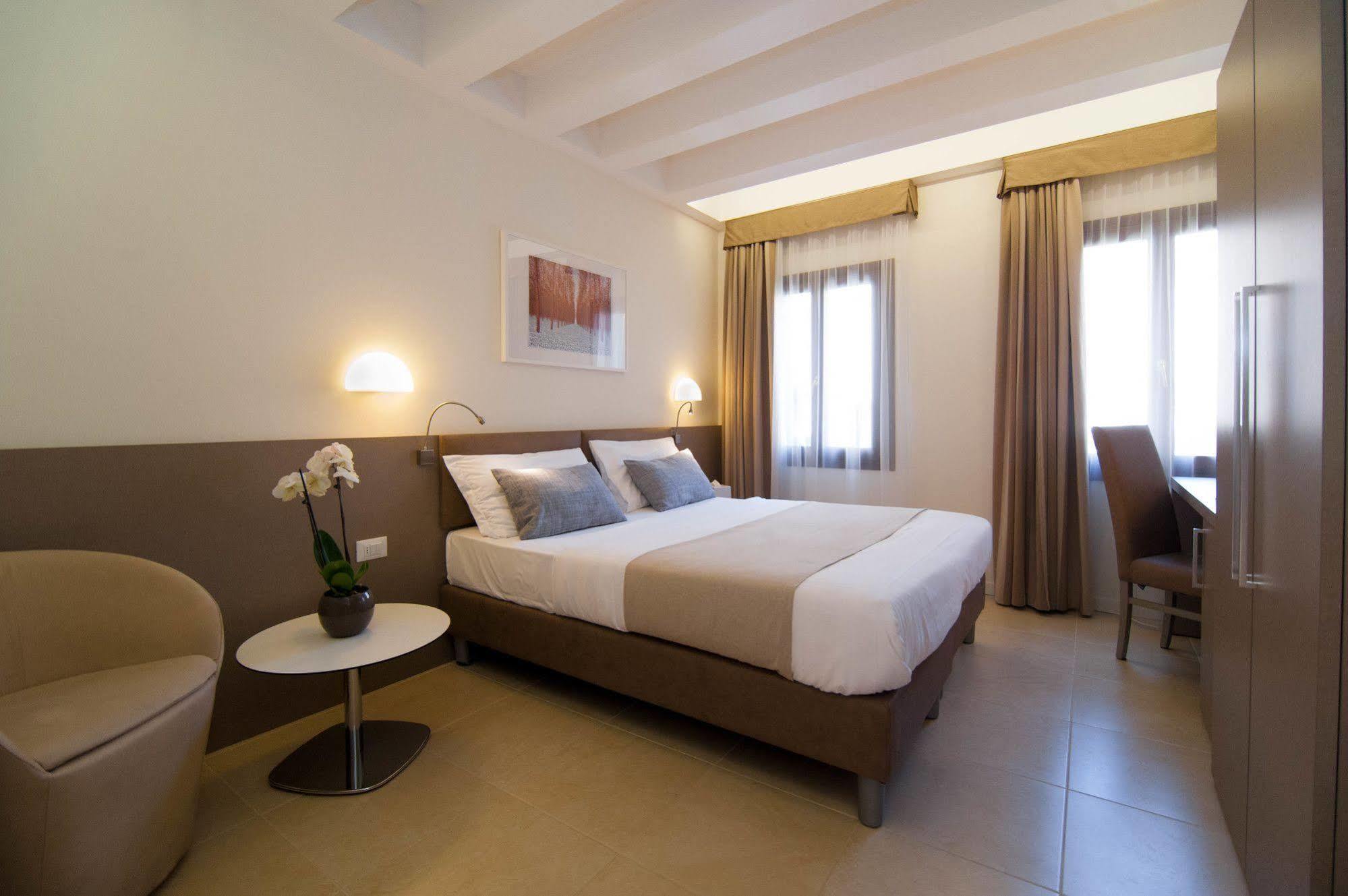 Leone 3* Venecia